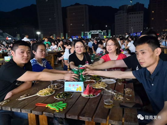 好嗨喲！隴南第一屆青島啤酒節(jié)開幕啦，為期8天